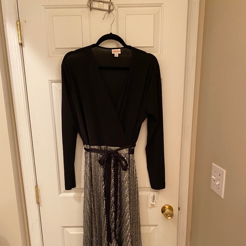 Lularoe Deanne elegant black and silver nwt